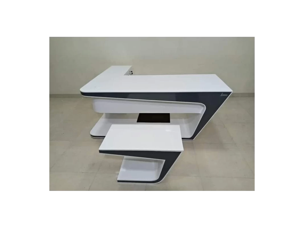 A 180cm desk 51 image