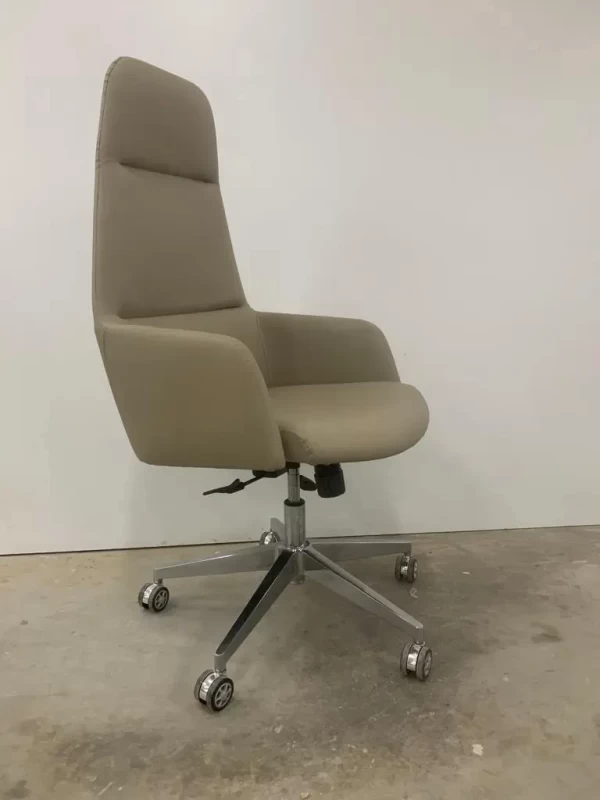 Chaise Lounge Executive Chair image